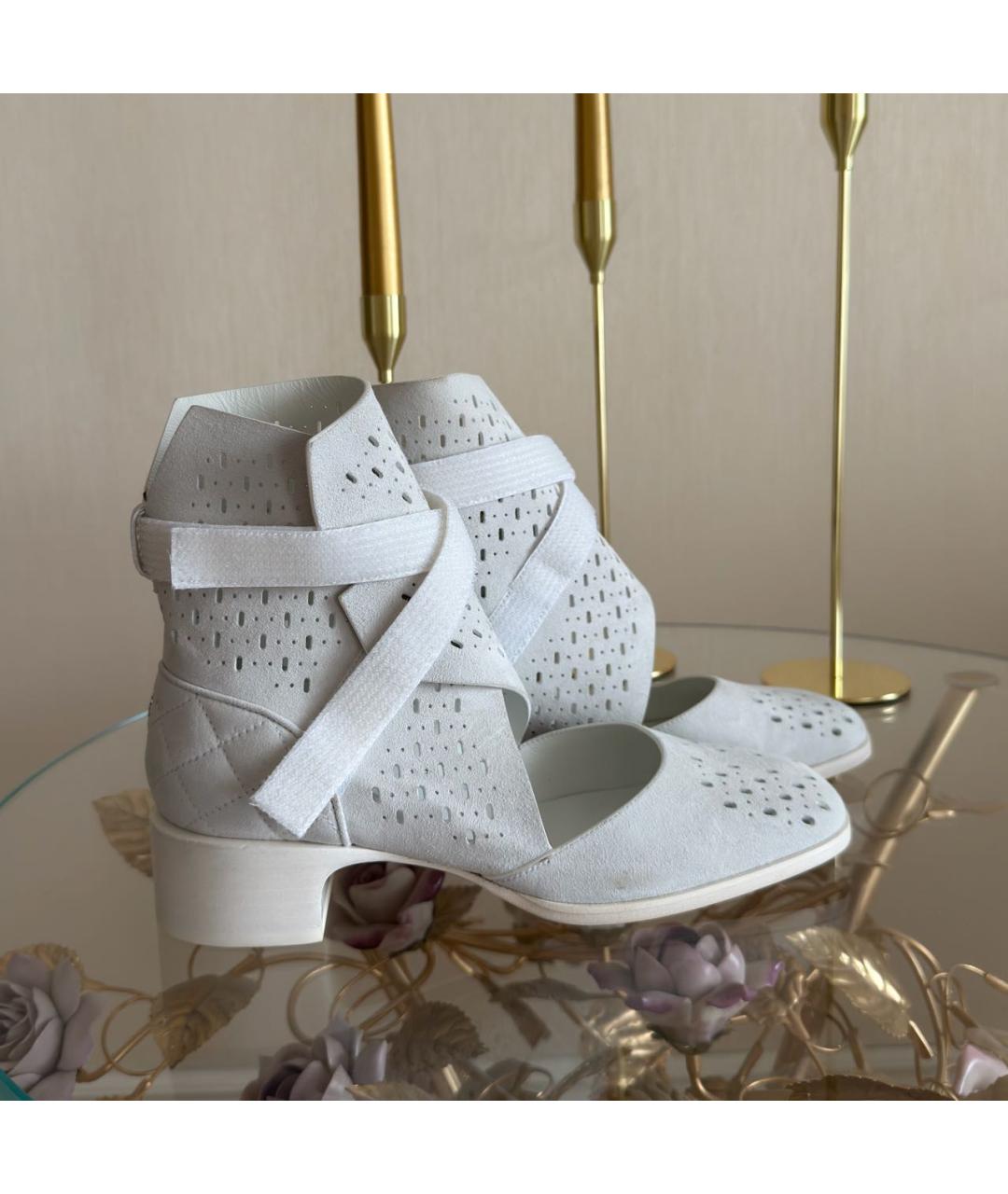 CHANEL Серые замшевые сандалии, фото 8