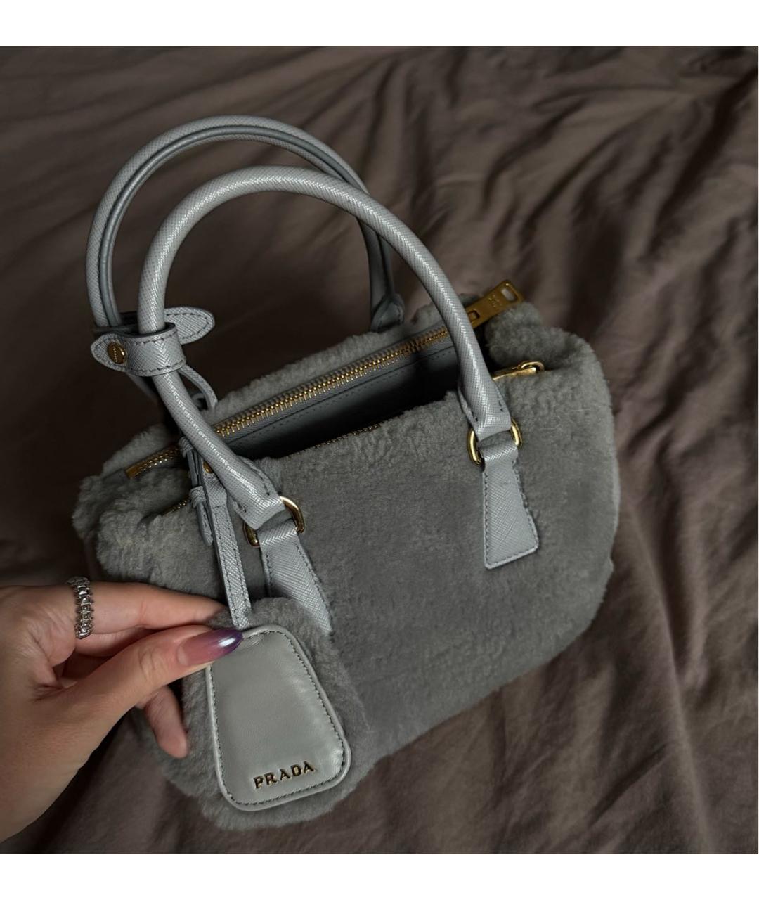 PRADA Серая шерстяная сумка с короткими ручками, фото 3