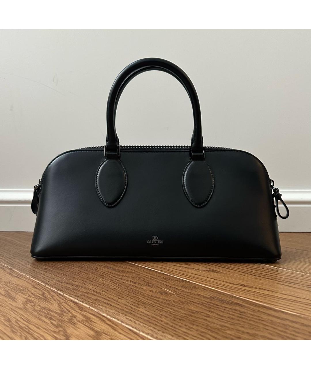VALENTINO Черная кожаная сумка с короткими ручками, фото 3