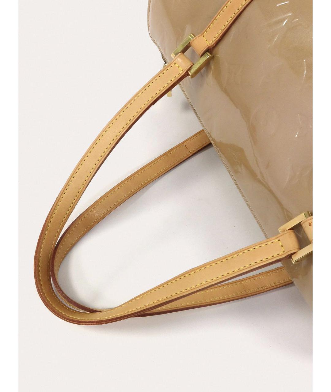 LOUIS VUITTON Бежевая сумка с короткими ручками из лакированной кожи, фото 6