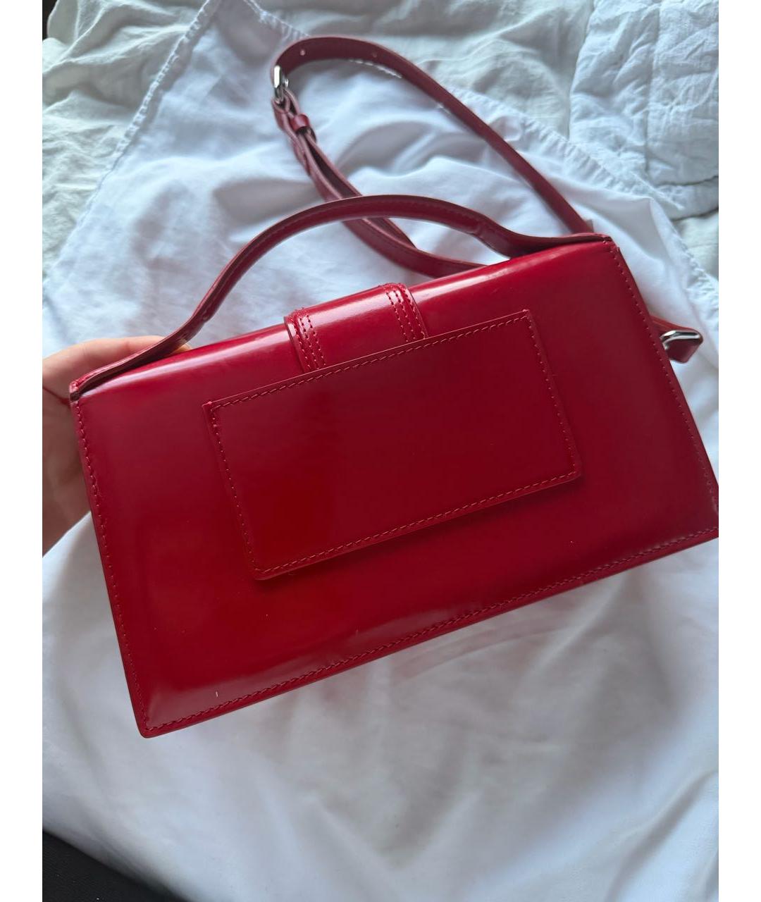 JACQUEMUS Красная сумка с короткими ручками из лакированной кожи, фото 3