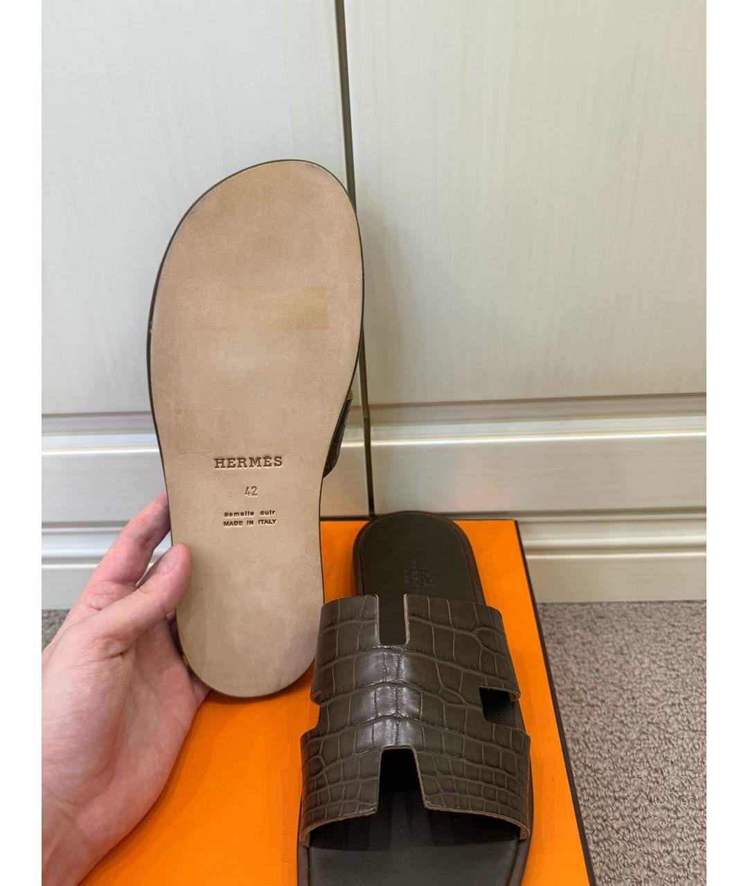 HERMES Коричневые шлепанцы из экзотической кожи, фото 5