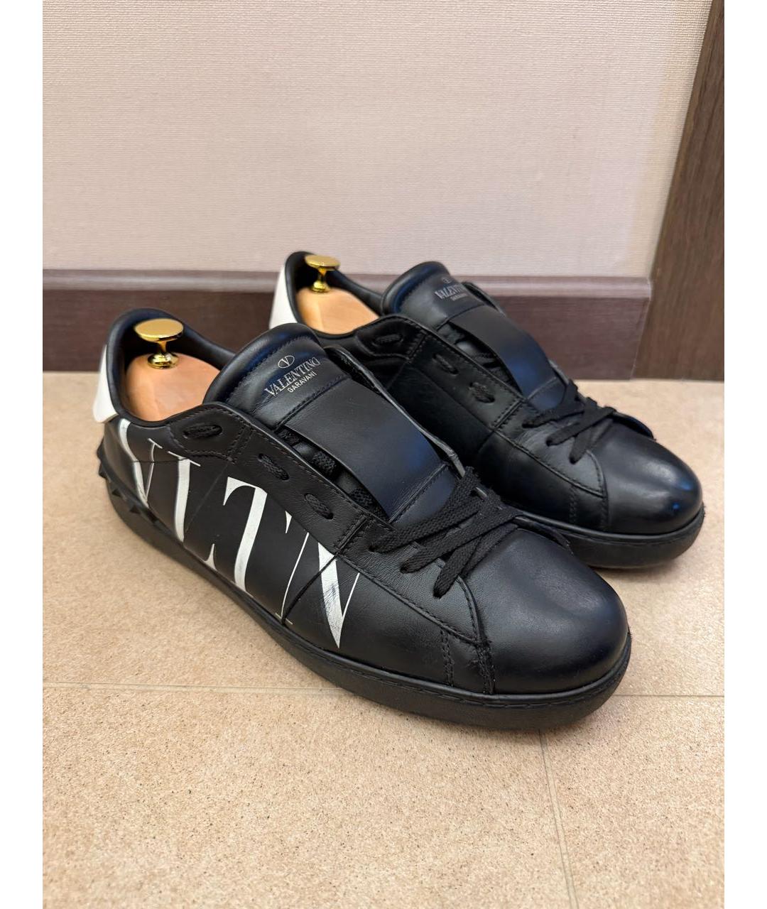 VALENTINO Черные кожаные низкие кроссовки / кеды, фото 4