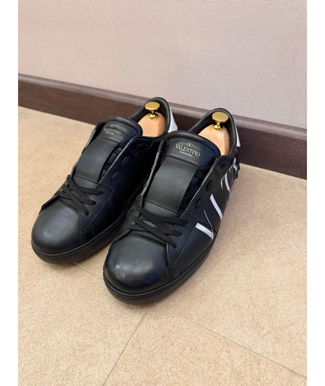 VALENTINO Черные кожаные низкие кроссовки / кеды, фото 2