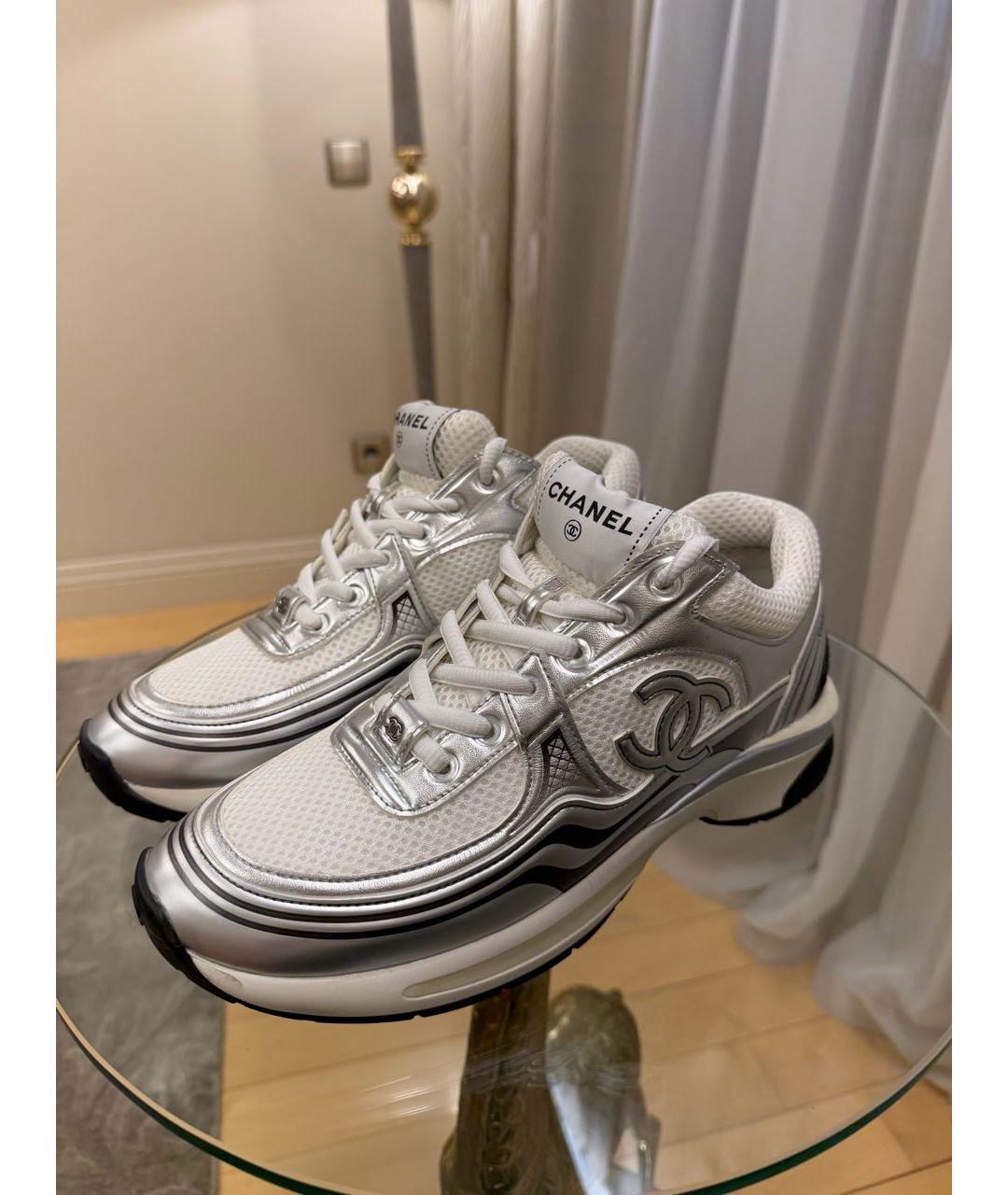 CHANEL Серебряные текстильные кроссовки, фото 3