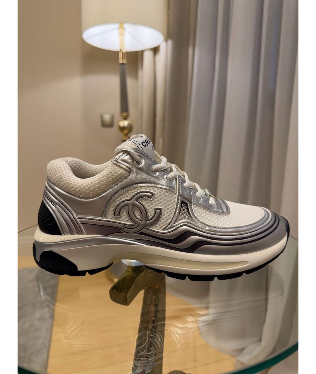 CHANEL Серебряные текстильные кроссовки, фото 6