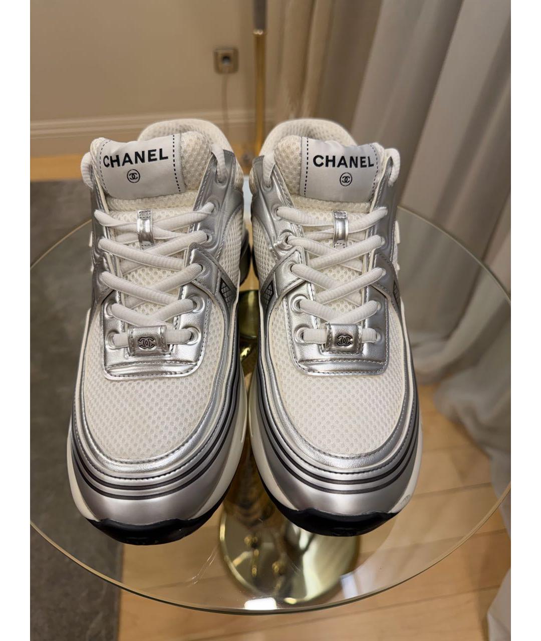 CHANEL Серебряные текстильные кроссовки, фото 2