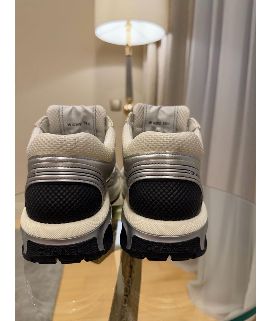 CHANEL Серебряные текстильные кроссовки, фото 4