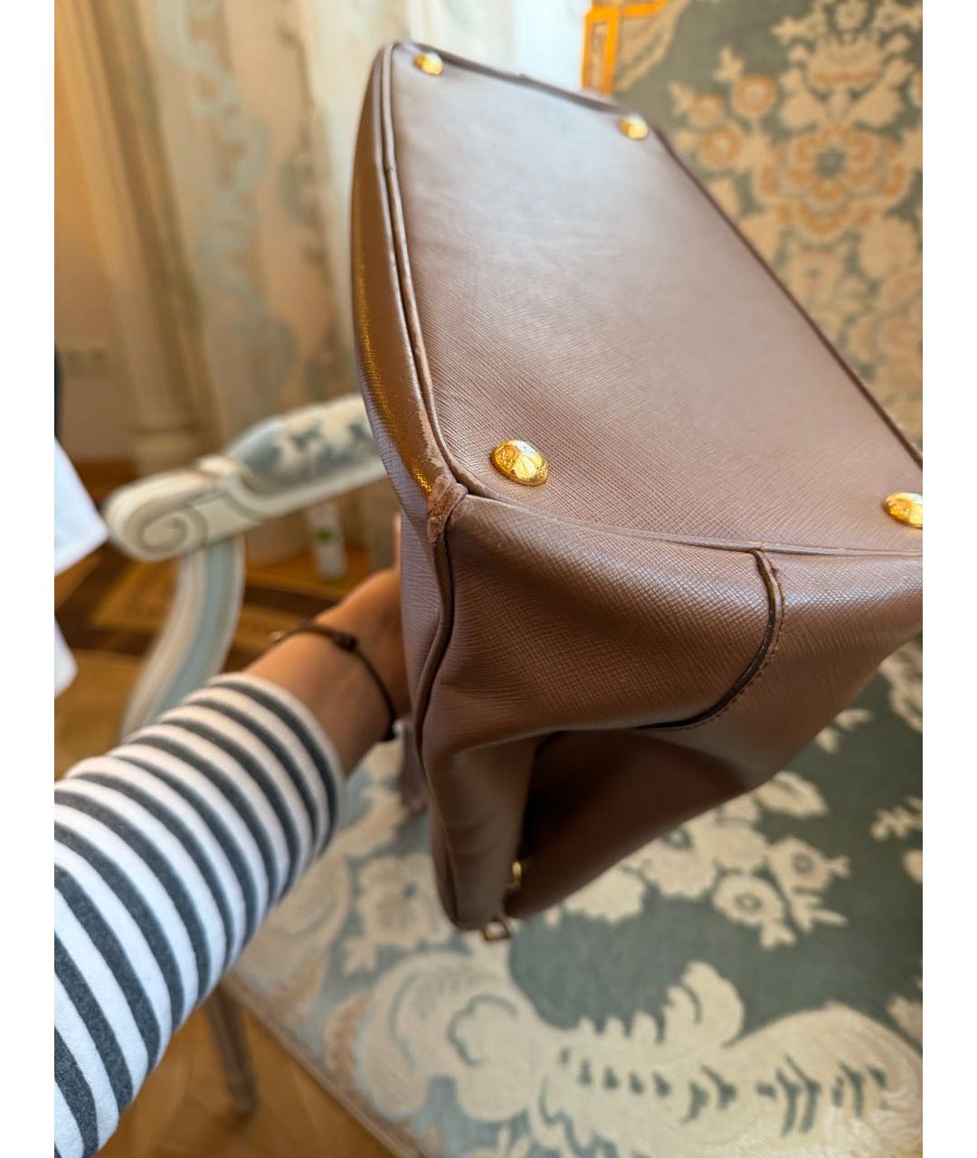 PRADA Коричневая кожаная сумка на плечо, фото 6