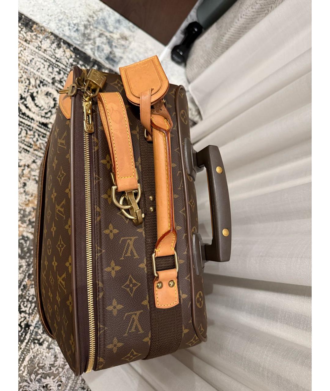 LOUIS VUITTON Коричневый кожаный чемодан, фото 8