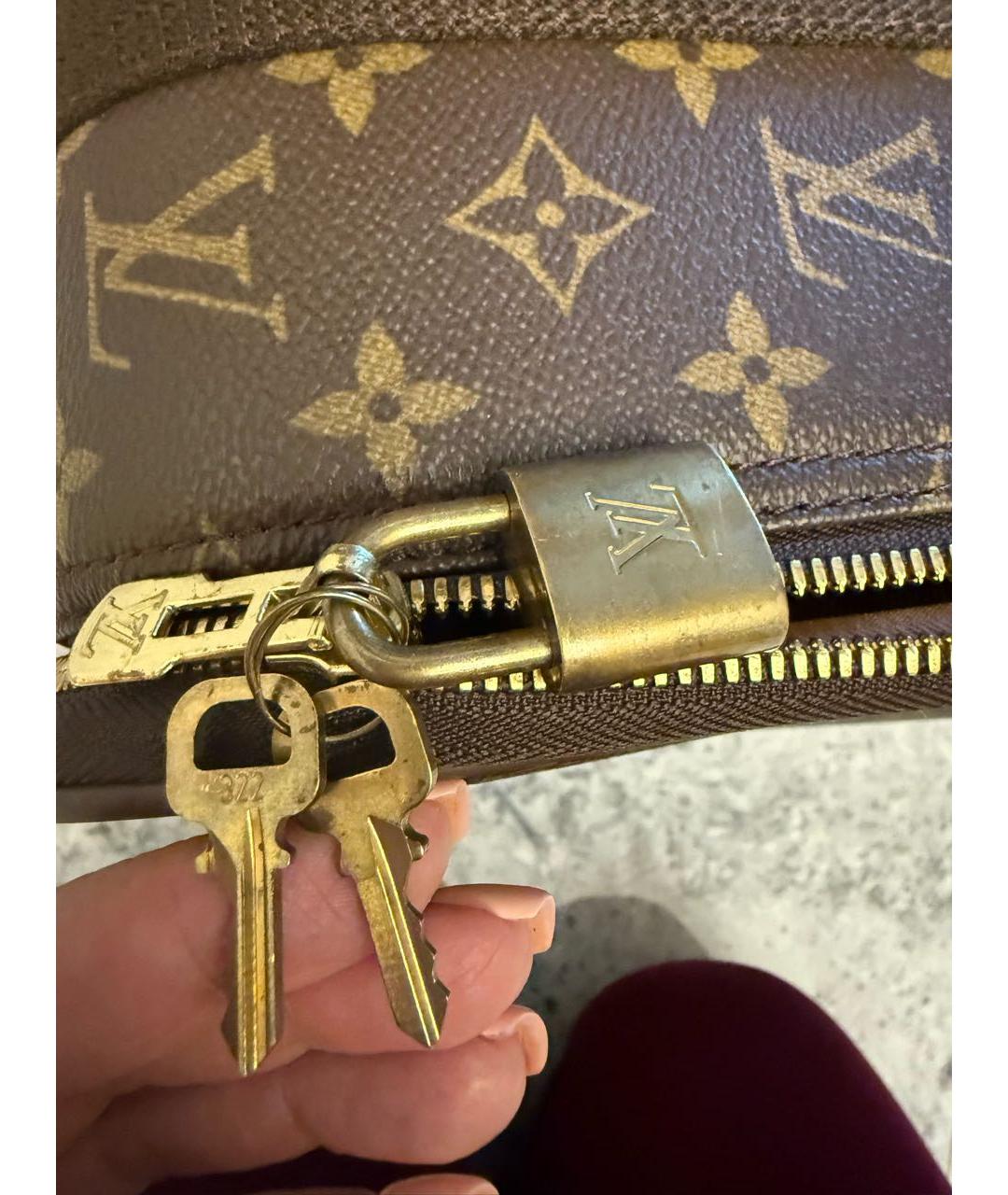 LOUIS VUITTON Коричневый кожаный чемодан, фото 6