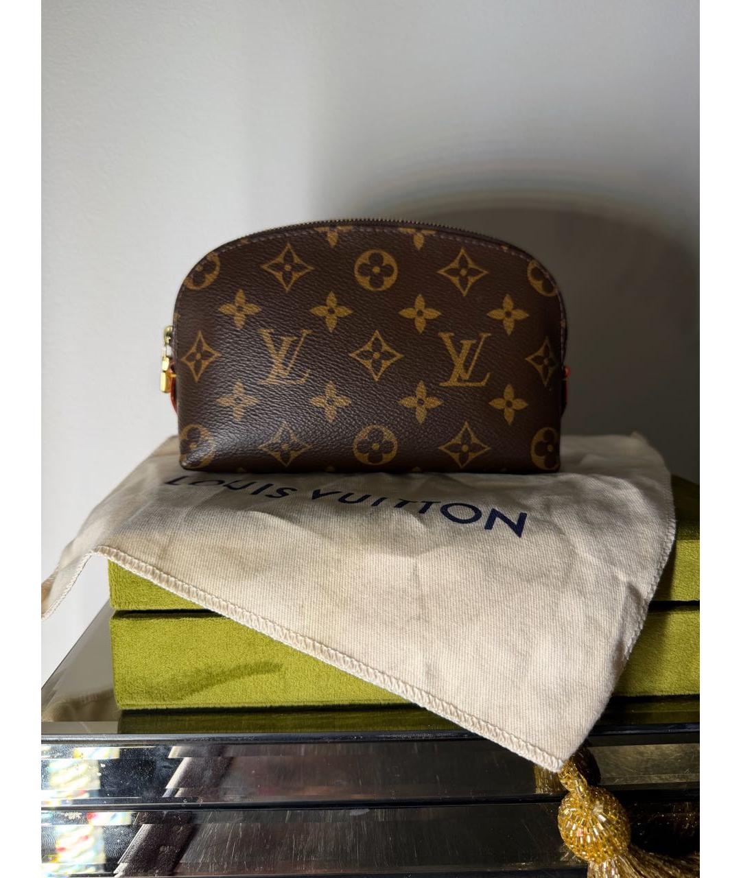 LOUIS VUITTON Коричневая косметичка, фото 3