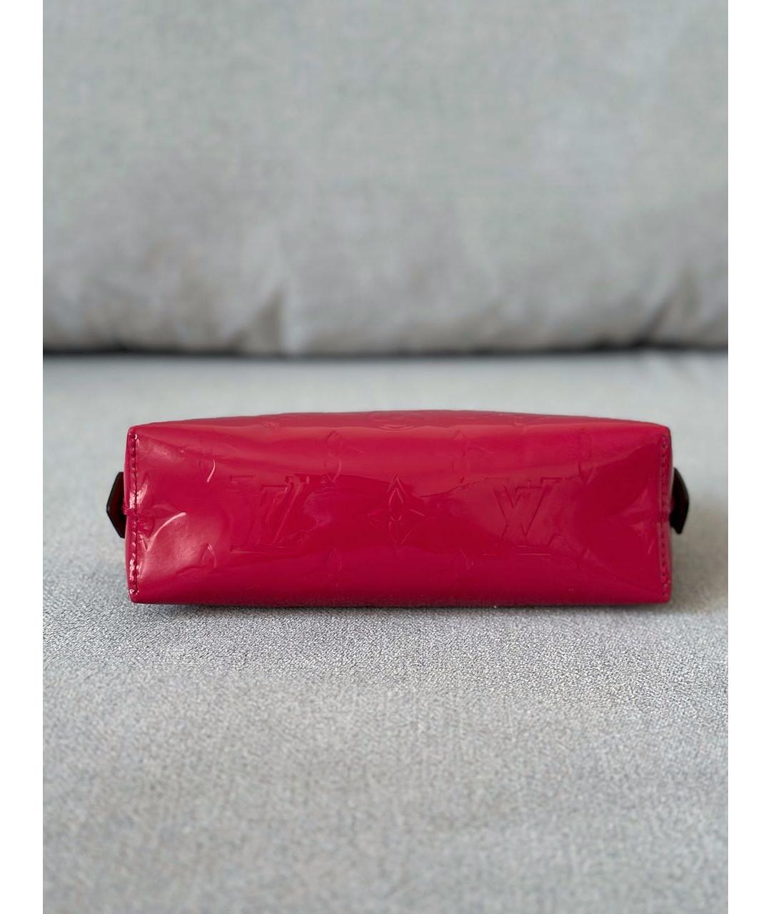 LOUIS VUITTON Красная косметичка из лакированной кожи, фото 6