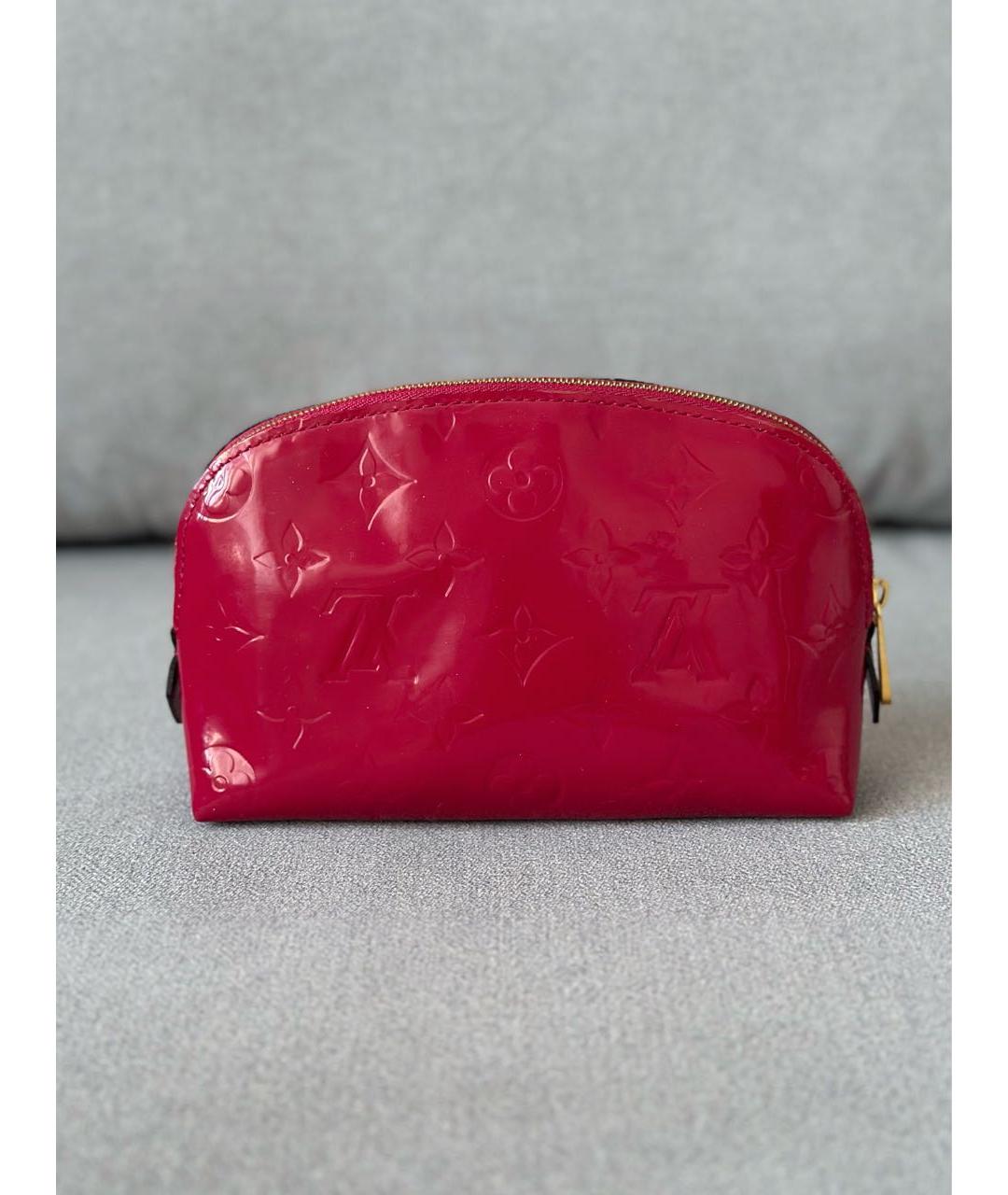 LOUIS VUITTON Красная косметичка из лакированной кожи, фото 3