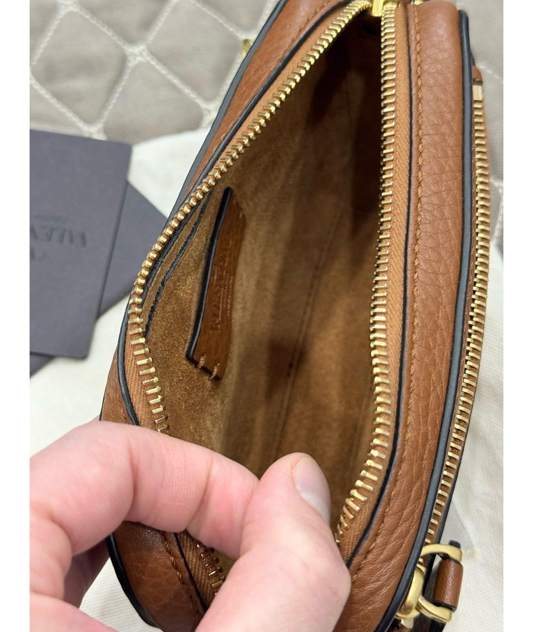 VALENTINO Коричневая кожаная сумка на плечо, фото 5