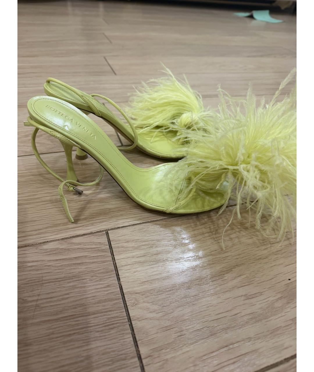 BOTTEGA VENETA Салатовые кожаные босоножки, фото 4
