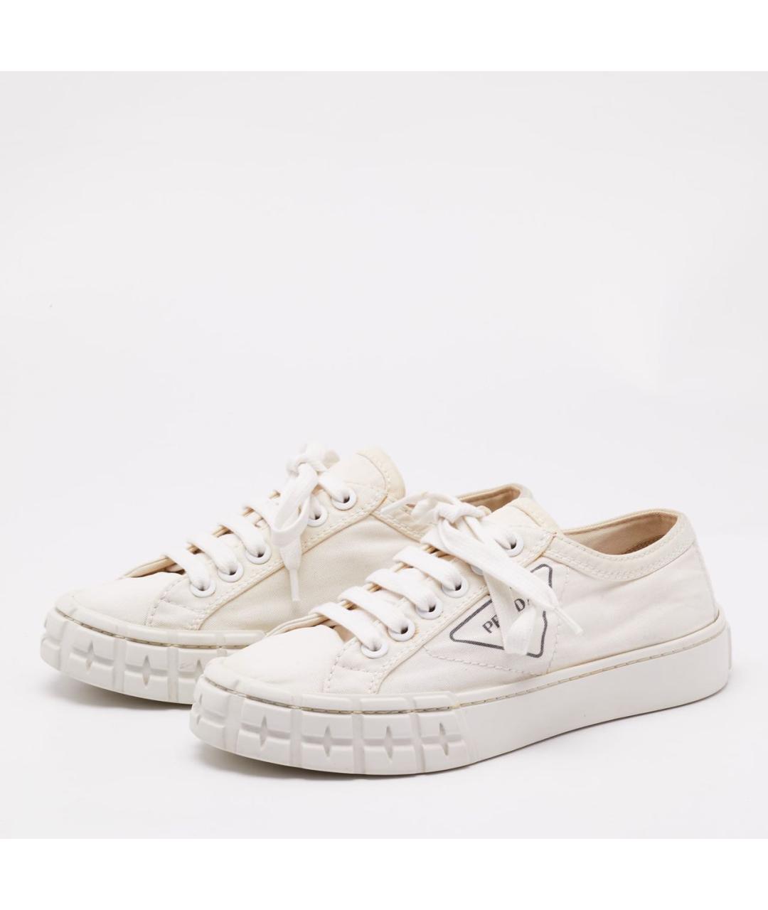 PRADA Белые текстильные кеды, фото 2