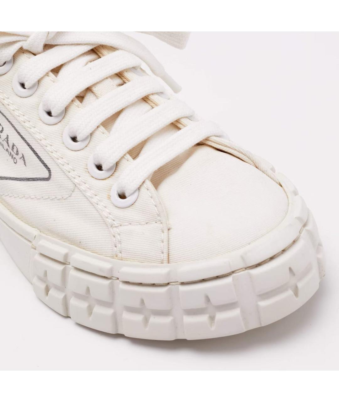 PRADA Белые текстильные кеды, фото 6