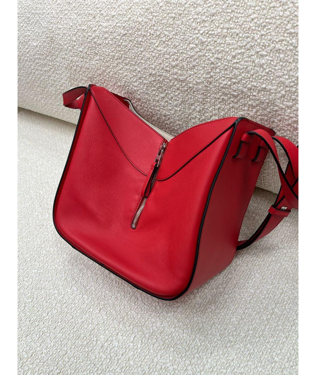 LOEWE Красная кожаная сумка с короткими ручками, фото 5