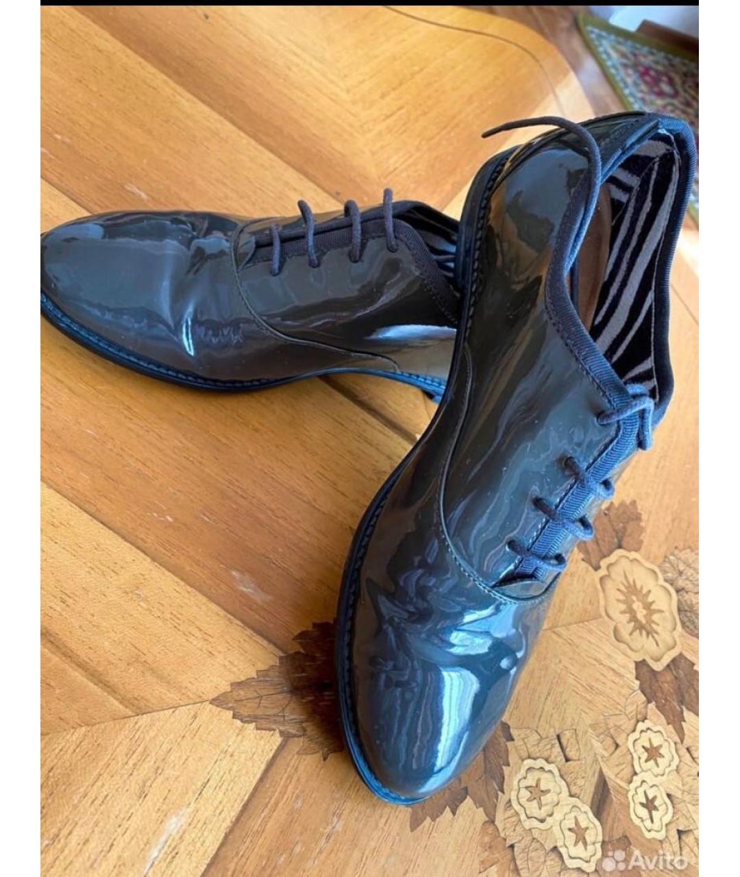 FERRAGAMO Антрацитовые лоферы из лакированной кожи, фото 2