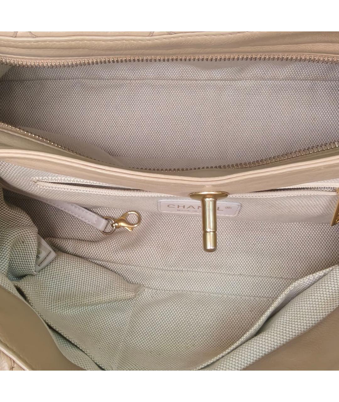 CHANEL Бежевая кожаная сумка через плечо, фото 8