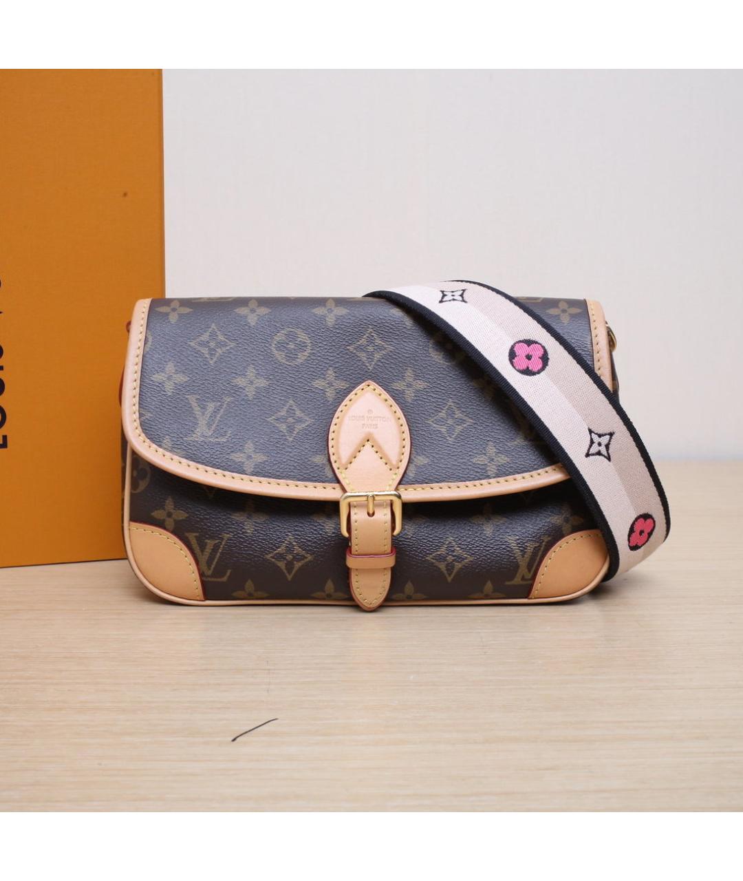 LOUIS VUITTON Коричневая сумка через плечо, фото 2