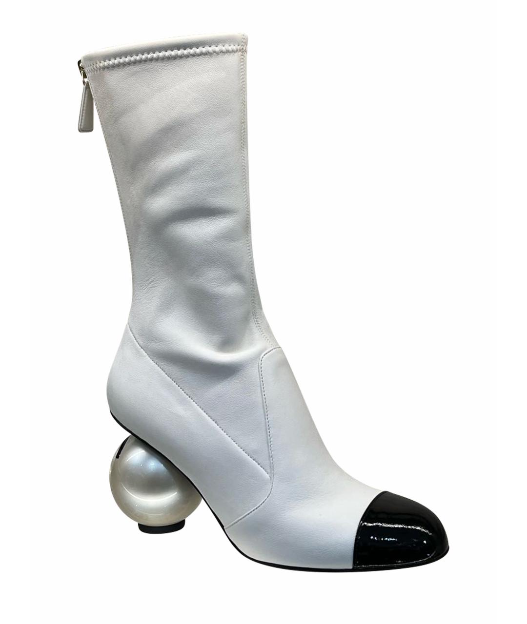 CHANEL Белые кожаные сапоги, фото 1