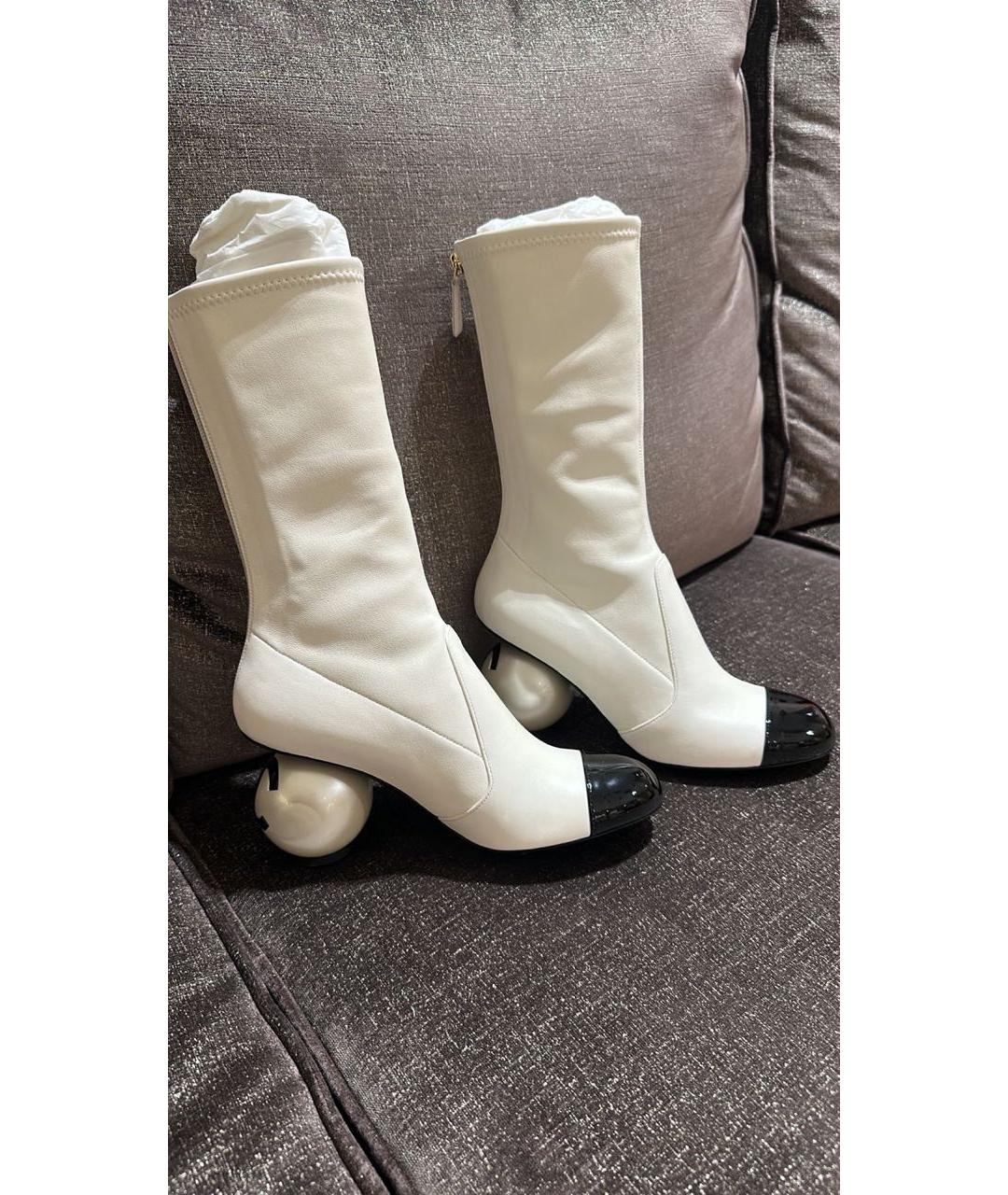 CHANEL Белые кожаные сапоги, фото 2
