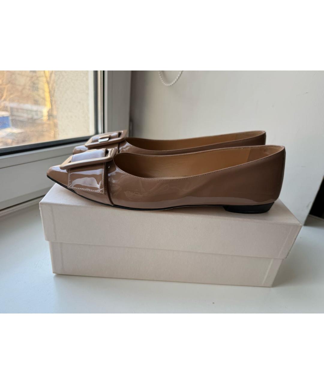 SERGIO ROSSI Бежевые балетки из лакированной кожи, фото 8