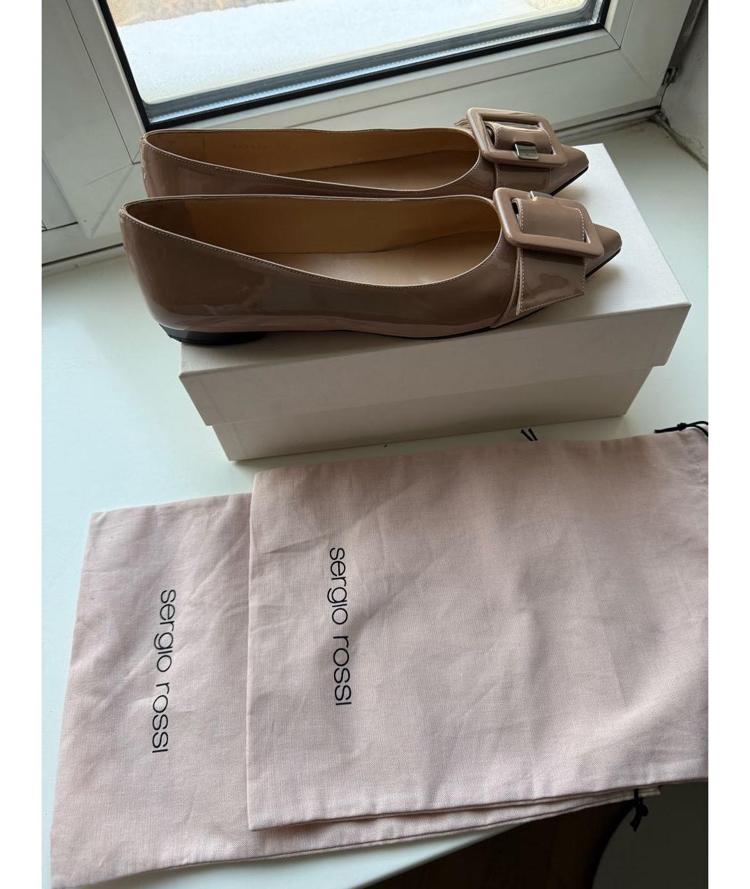 SERGIO ROSSI Бежевые балетки из лакированной кожи, фото 5