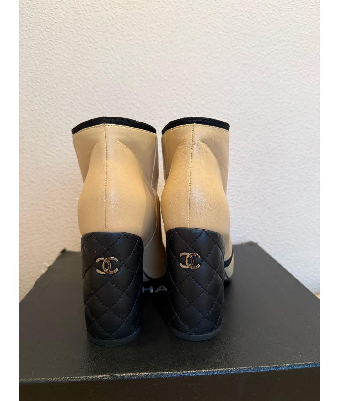 CHANEL Бежевые кожаные ботильоны, фото 4