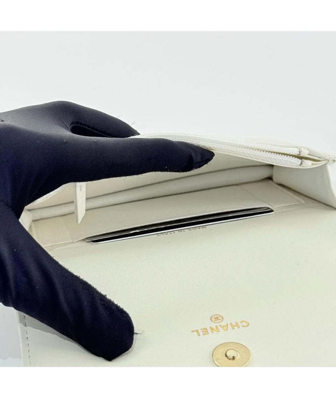 CHANEL Белая кожаная сумка через плечо, фото 5