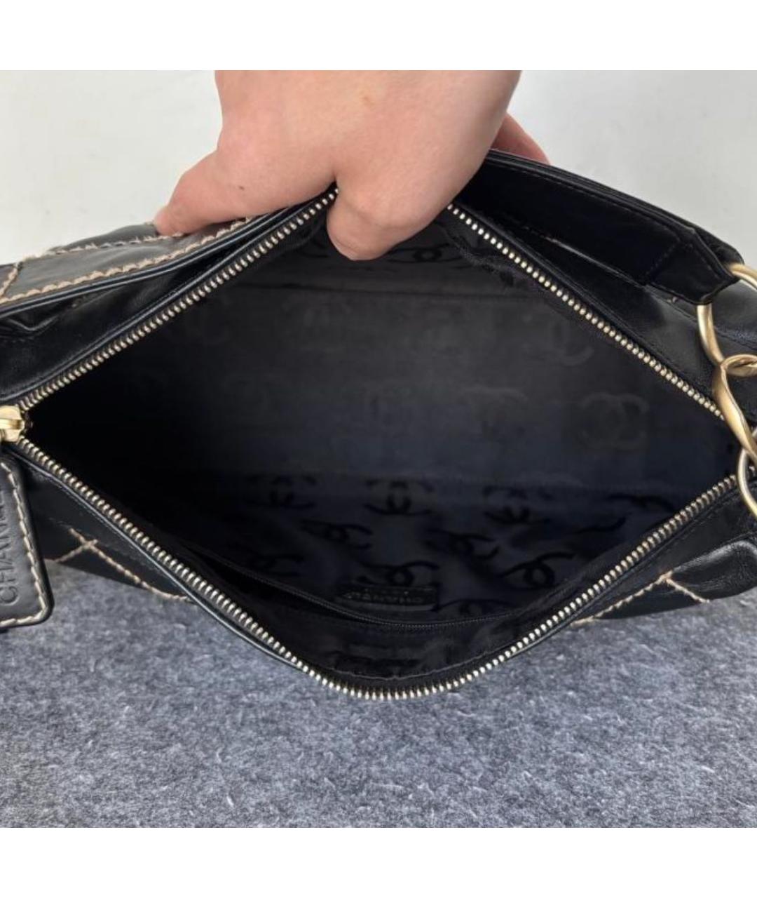 CHANEL Черная кожаная сумка с короткими ручками, фото 5