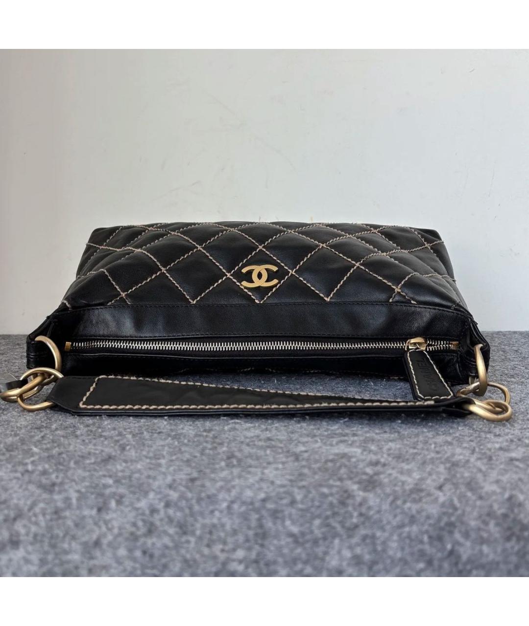 CHANEL Черная кожаная сумка с короткими ручками, фото 6