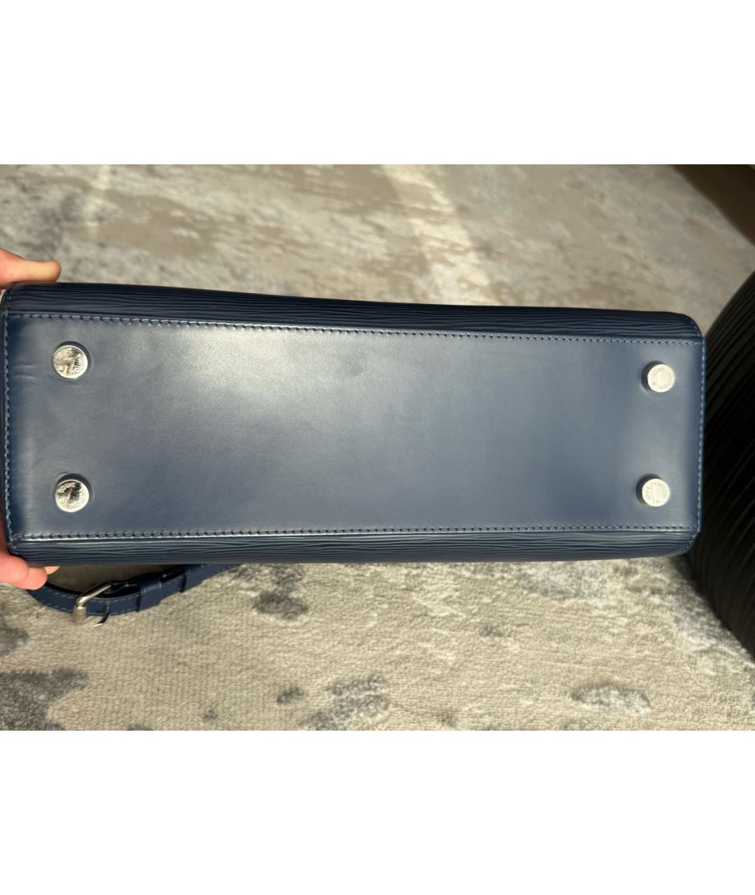 LOUIS VUITTON Темно-синяя кожаная сумка с короткими ручками, фото 4