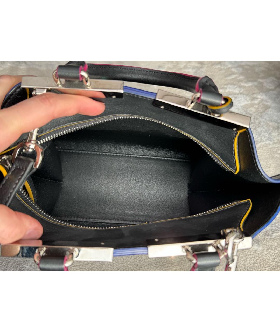 FENDI Черная кожаная сумка с короткими ручками, фото 3