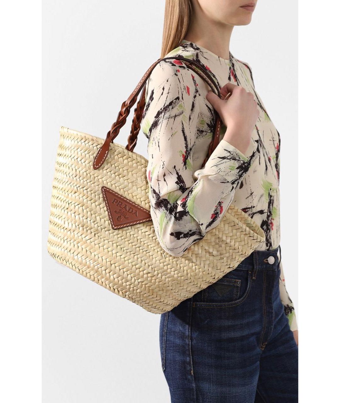 PRADA Бежевая пелетеная сумка тоут, фото 4