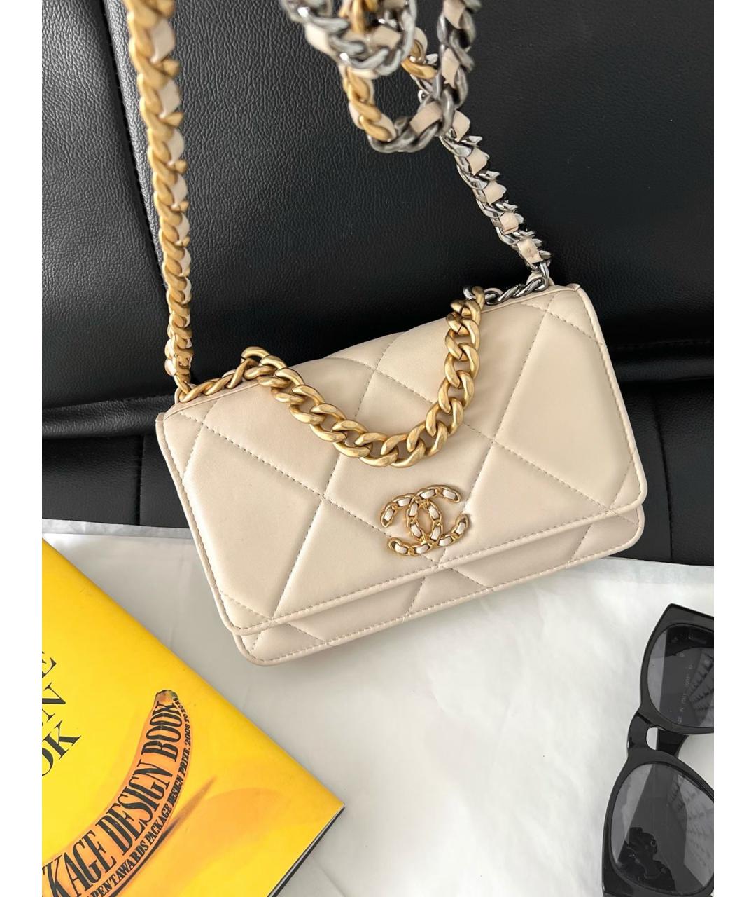 CHANEL Бежевая кожаная сумка через плечо, фото 3