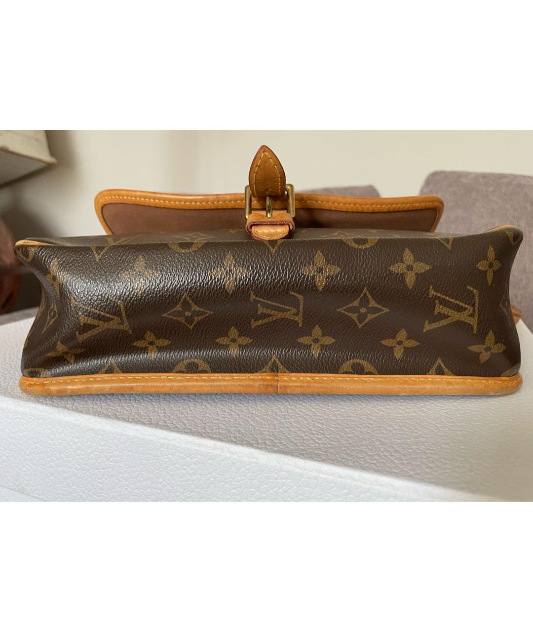 LOUIS VUITTON Коричневая кожаная сумка через плечо, фото 8