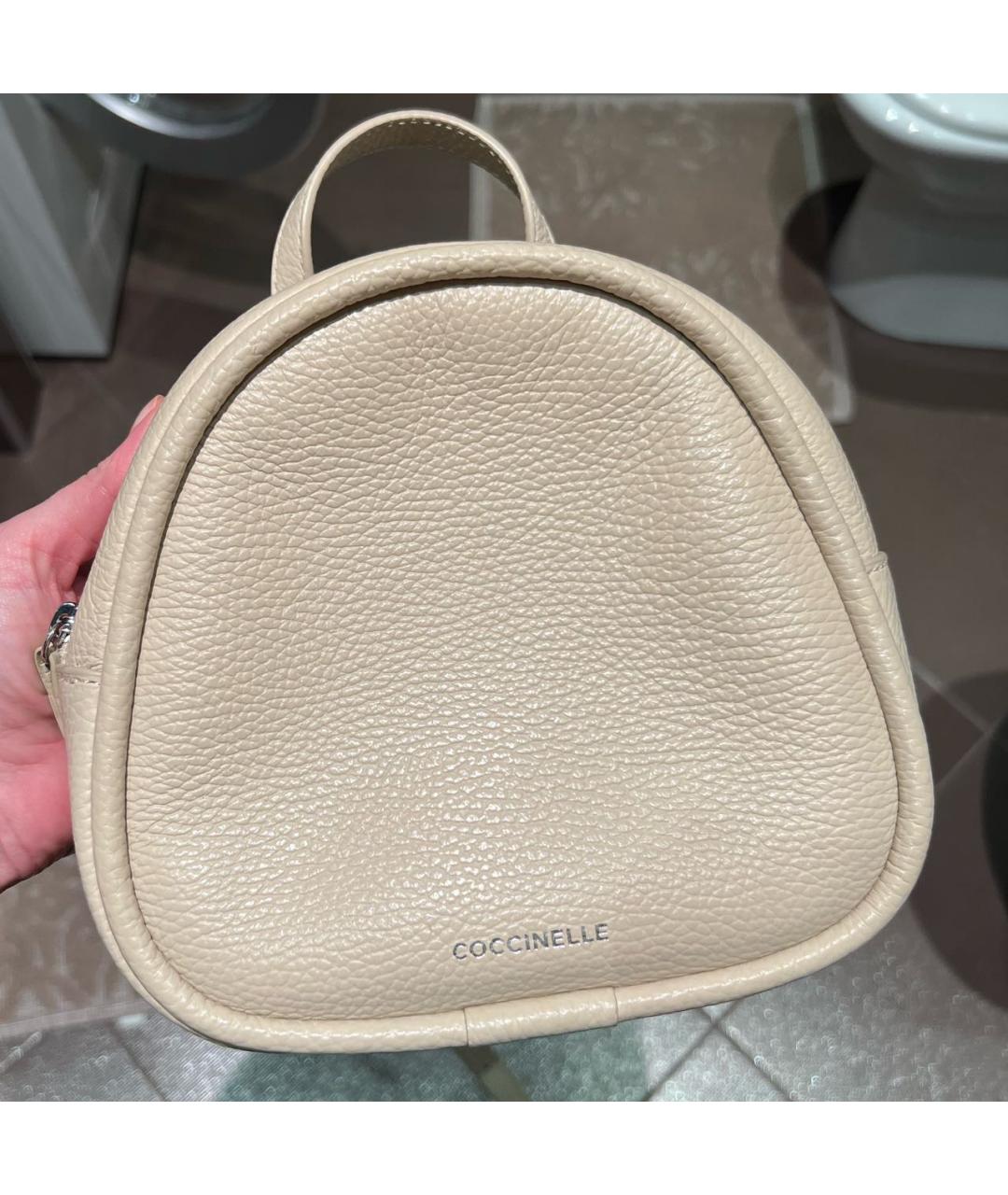 COCCINELLE Бежевый кожаный рюкзак, фото 5