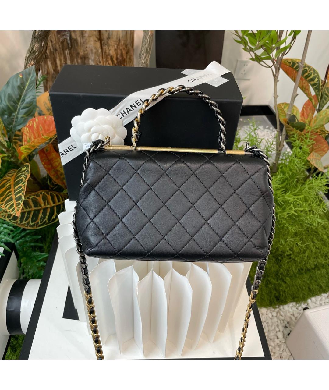 CHANEL Черная кожаная сумка с короткими ручками, фото 2