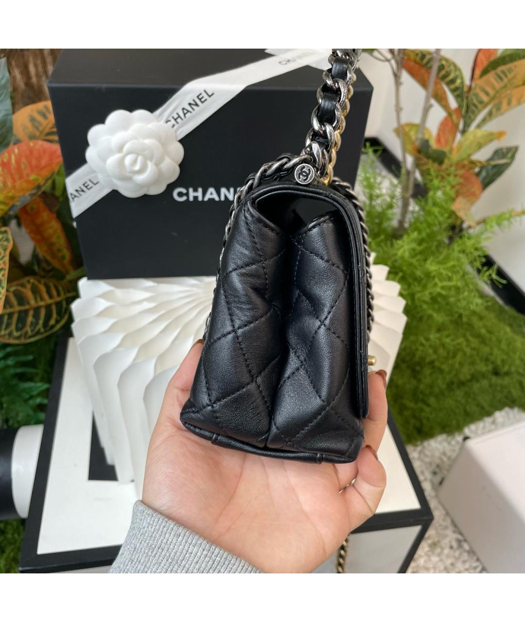 CHANEL Черная кожаная сумка с короткими ручками, фото 3