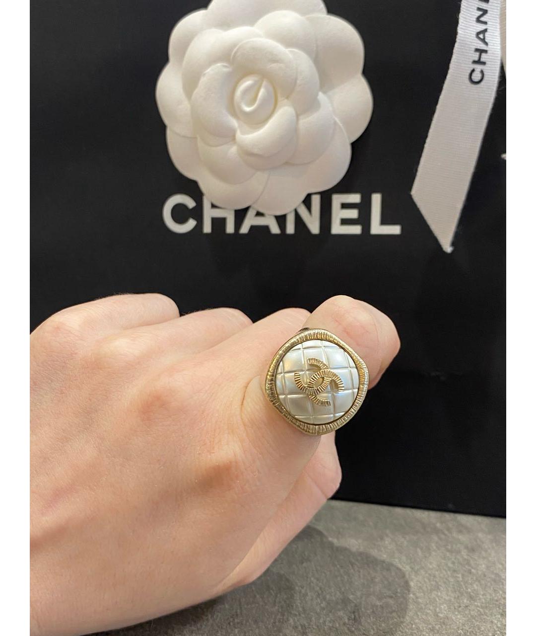 CHANEL Золотое металлическое кольцо, фото 4