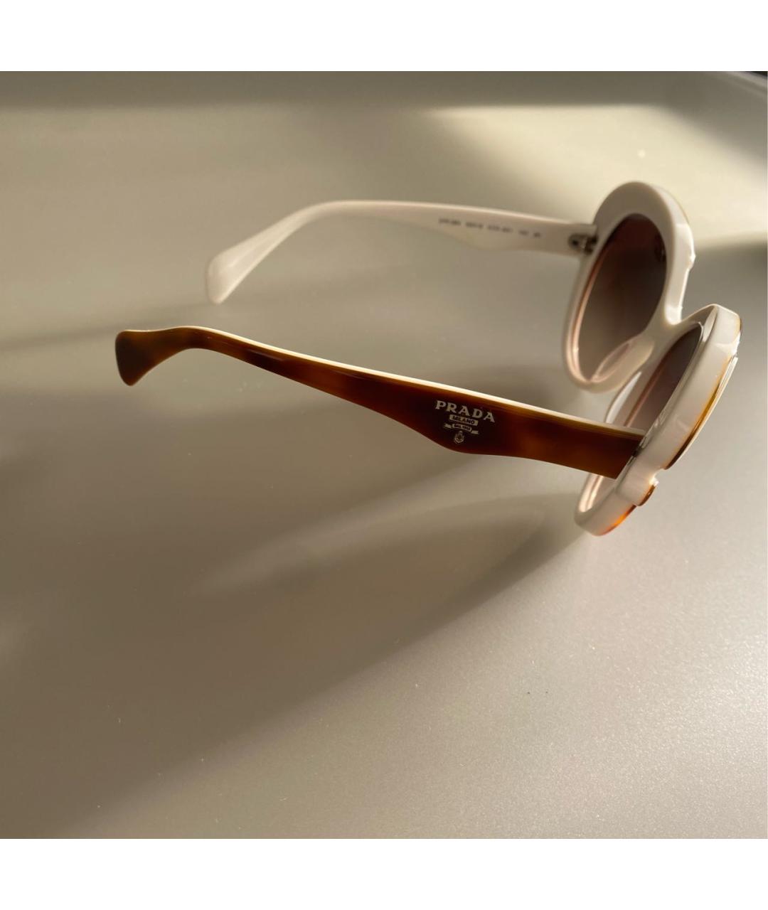 PRADA Бежевые пластиковые солнцезащитные очки, фото 2
