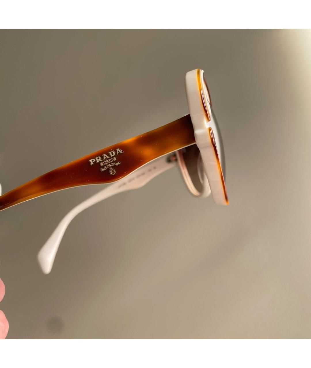 PRADA Бежевые пластиковые солнцезащитные очки, фото 3