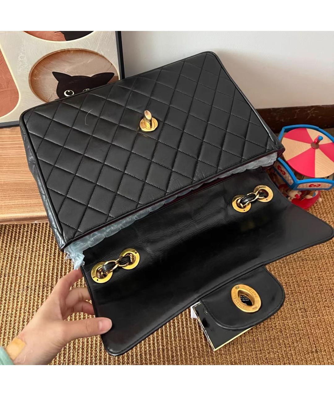 CHANEL Черная кожаная сумка с короткими ручками, фото 8