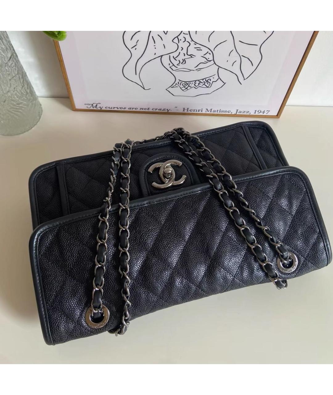 CHANEL Черная кожаная сумка с короткими ручками, фото 5