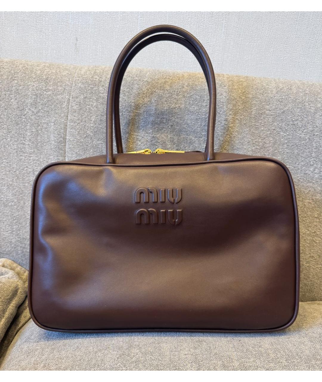 MIU MIU Коричневая кожаная сумка с короткими ручками, фото 5