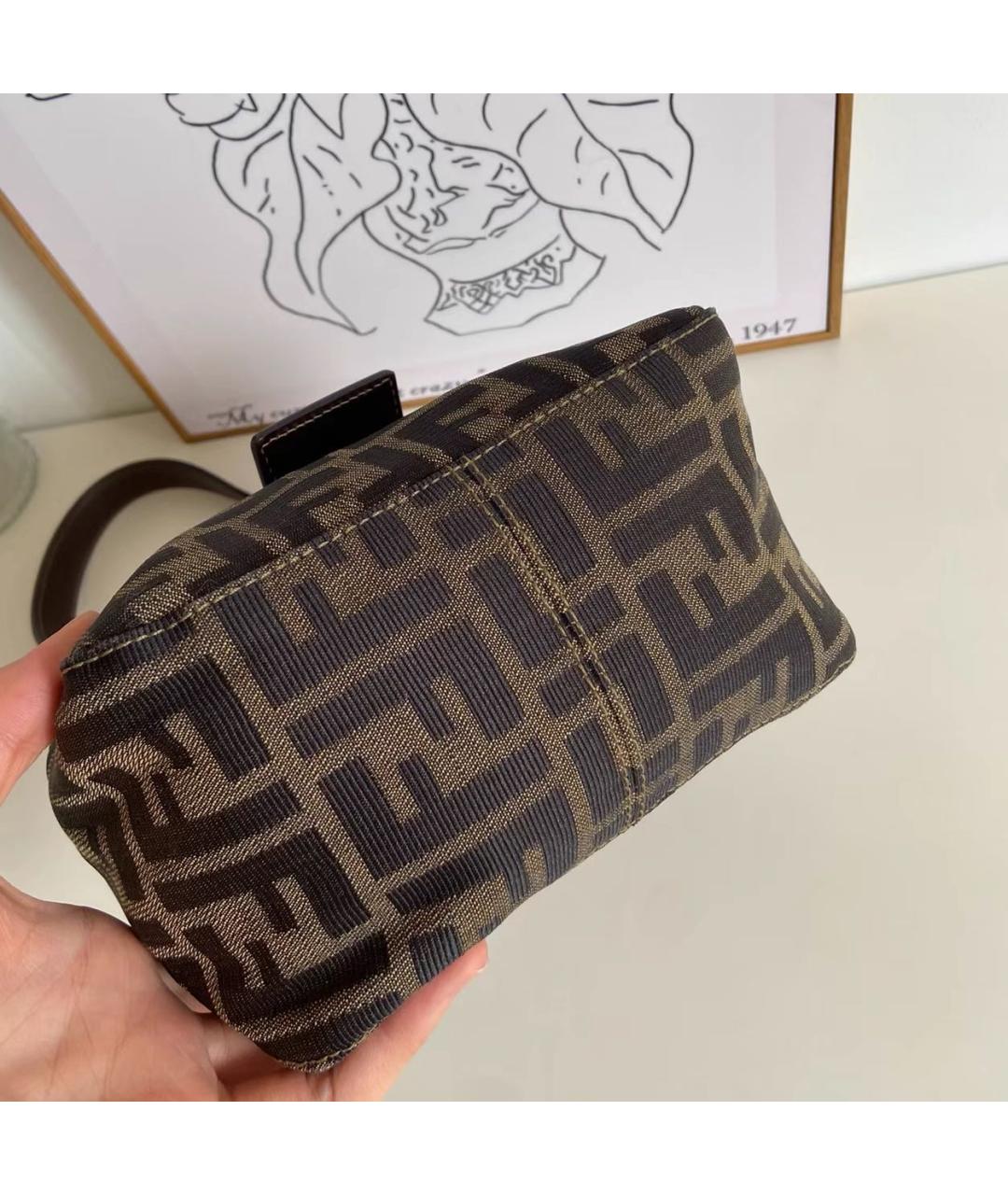 FENDI Коричневая кожаная сумка с короткими ручками, фото 6