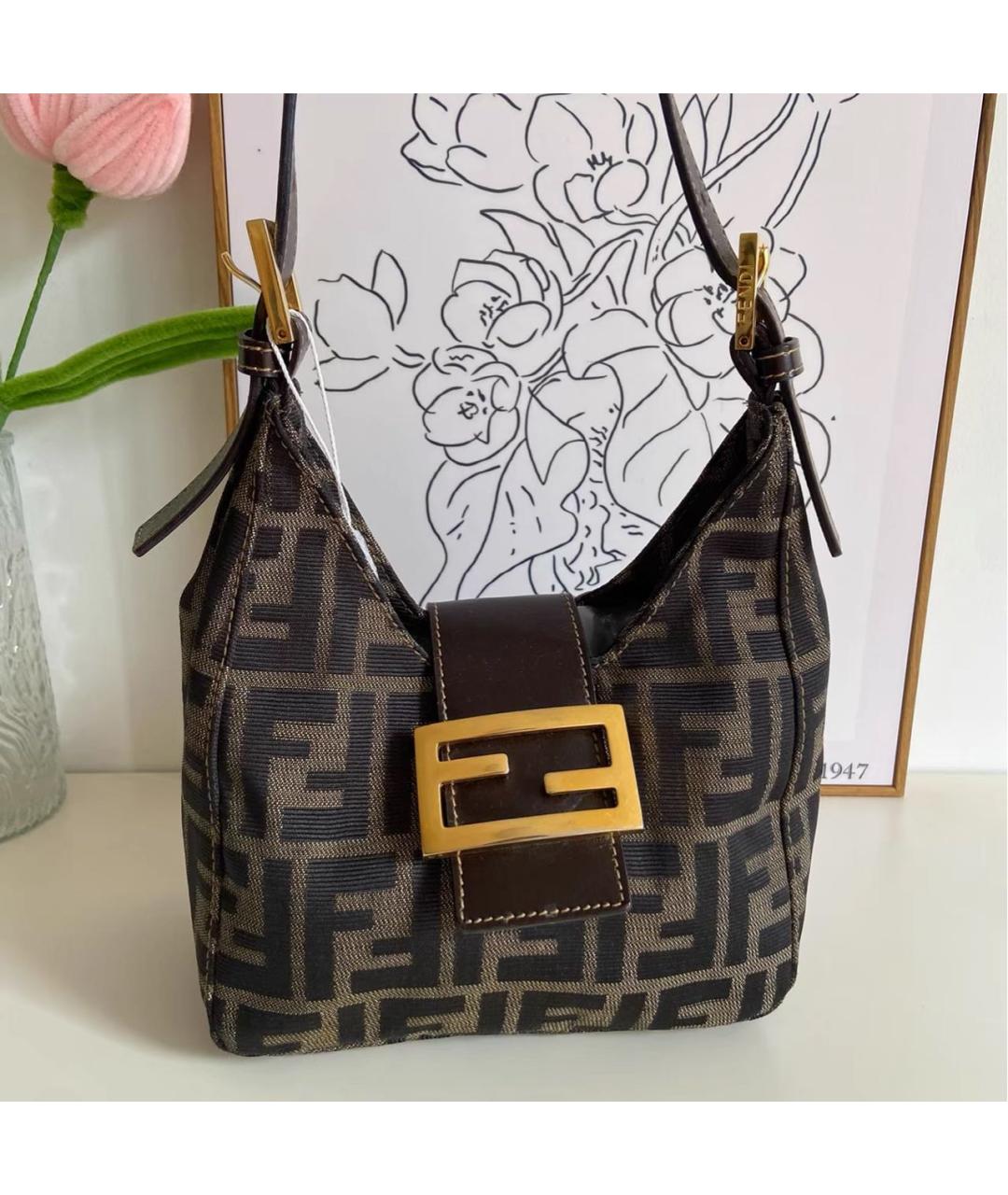 FENDI Коричневая кожаная сумка с короткими ручками, фото 2